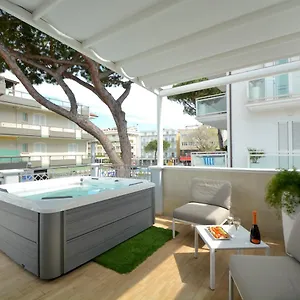 Aparthotel Prime Blue - Con Jacuzzi Privata, Riccione